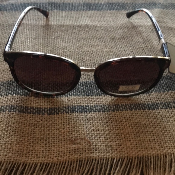 Oscar de la Renta Accessories - 🌞NWT 🏝 Oscar De La Renta Sunglasses 🕶